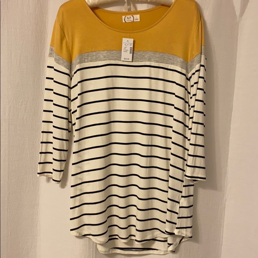 24/7 Rayon/Spandex 3/4 sleeve top